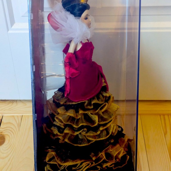 Limited Edition Disney Villian Queen of Hearts Doll Brand New, #08482 of 13000 - Picture 3 of 6